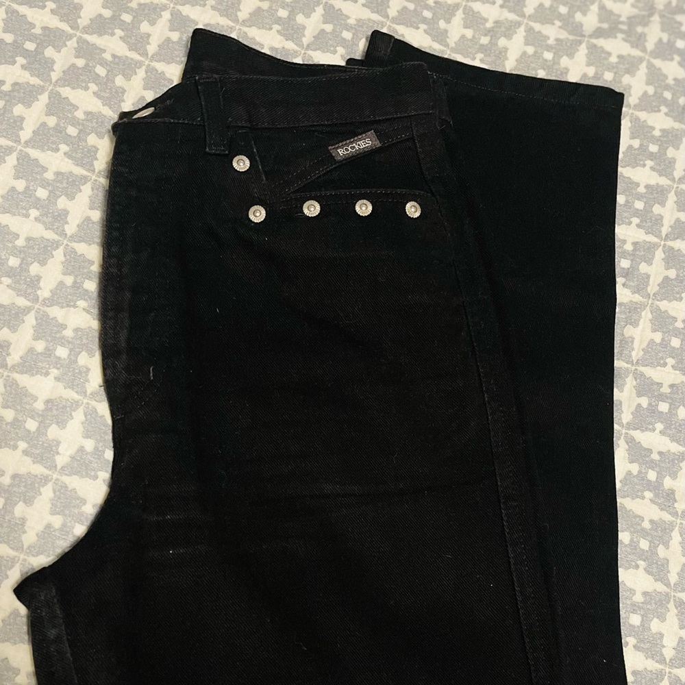 Vintage womens Rockies. Black with beautiful concho details. Size 11/34
